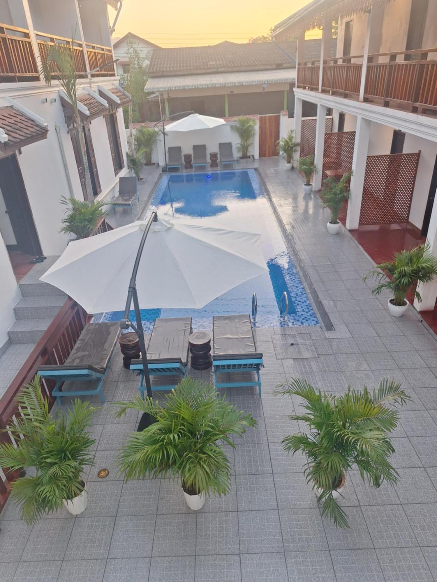 Luang Prabang Pavilion Hotel & Travel מראה חיצוני תמונה