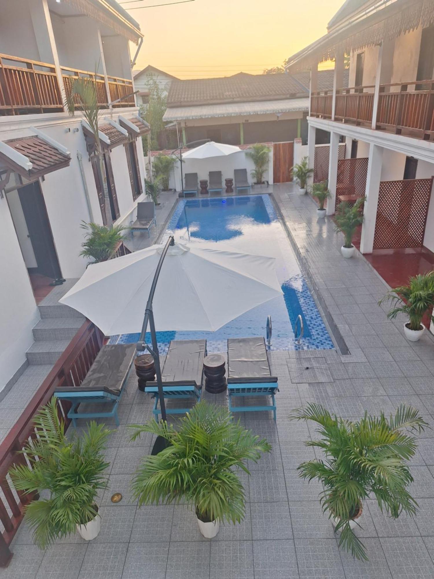 Luang Prabang Pavilion Hotel & Travel מראה חיצוני תמונה