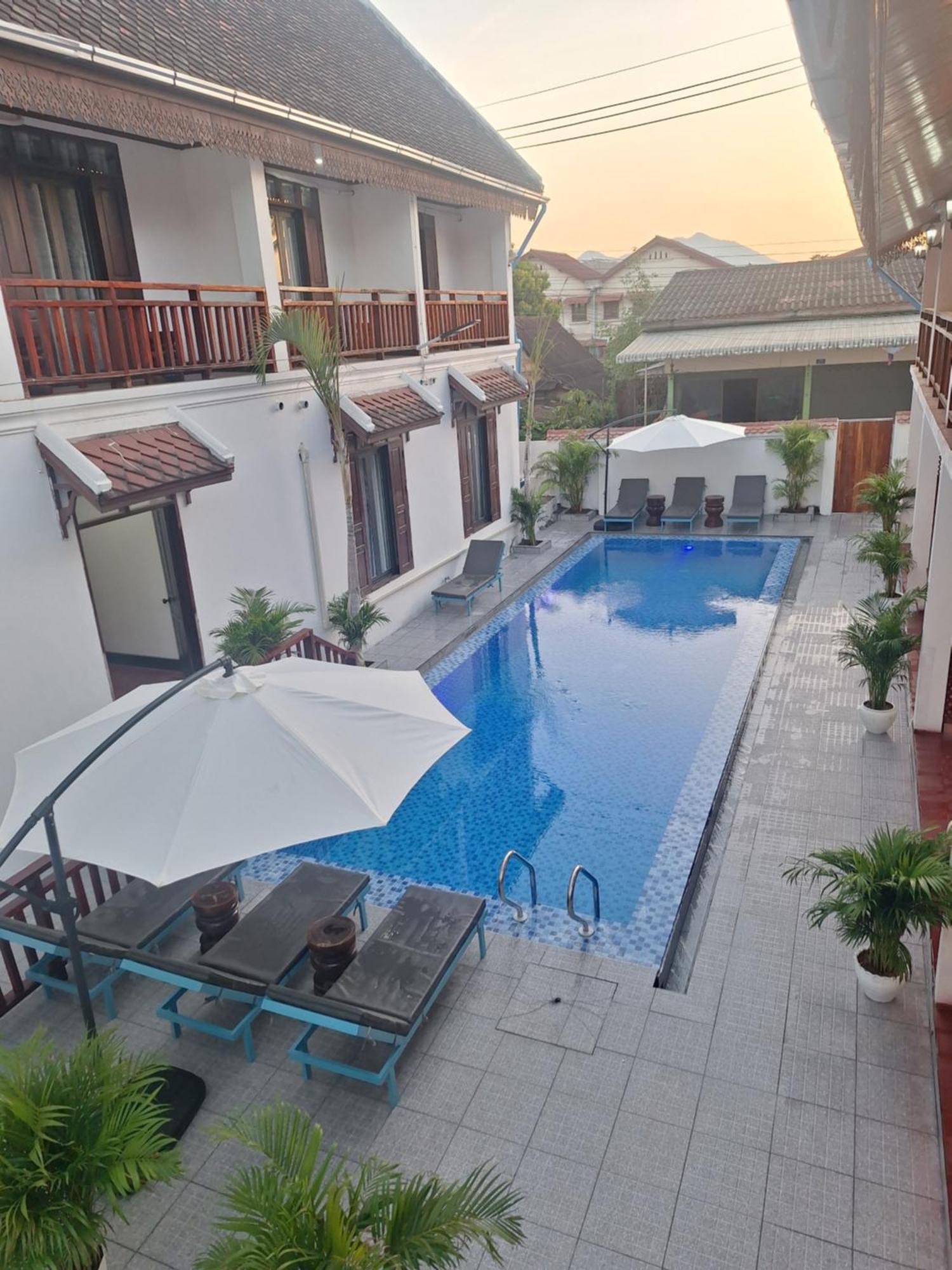 Luang Prabang Pavilion Hotel & Travel מראה חיצוני תמונה