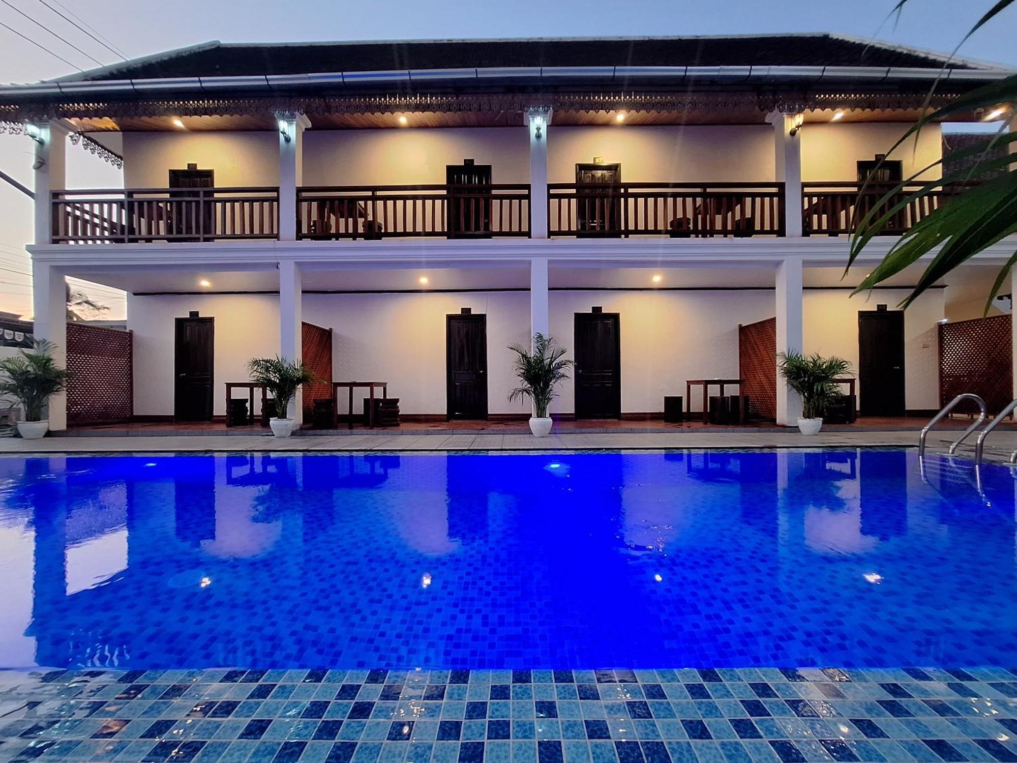 Luang Prabang Pavilion Hotel & Travel מראה חיצוני תמונה