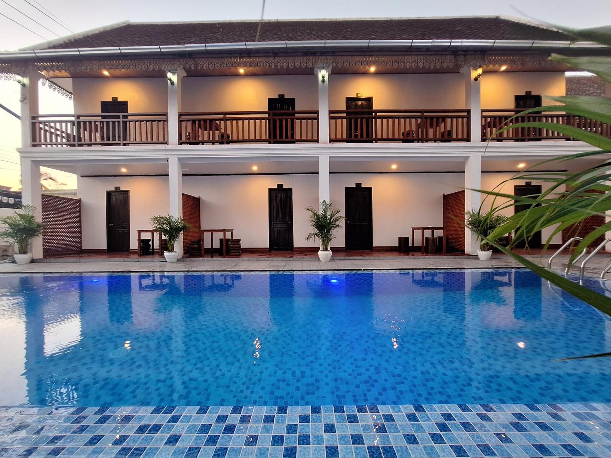 Luang Prabang Pavilion Hotel & Travel מראה חיצוני תמונה