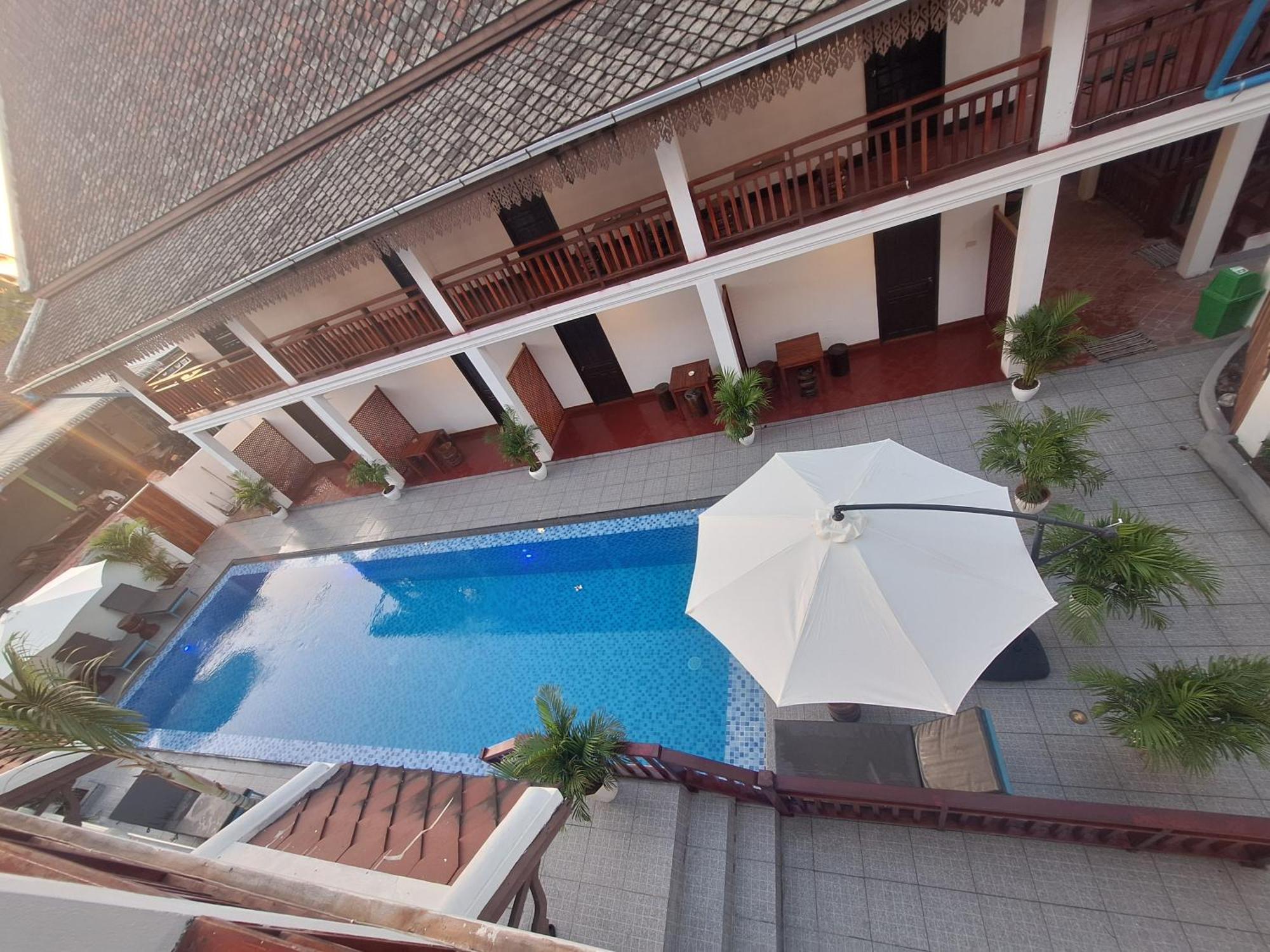 Luang Prabang Pavilion Hotel & Travel מראה חיצוני תמונה