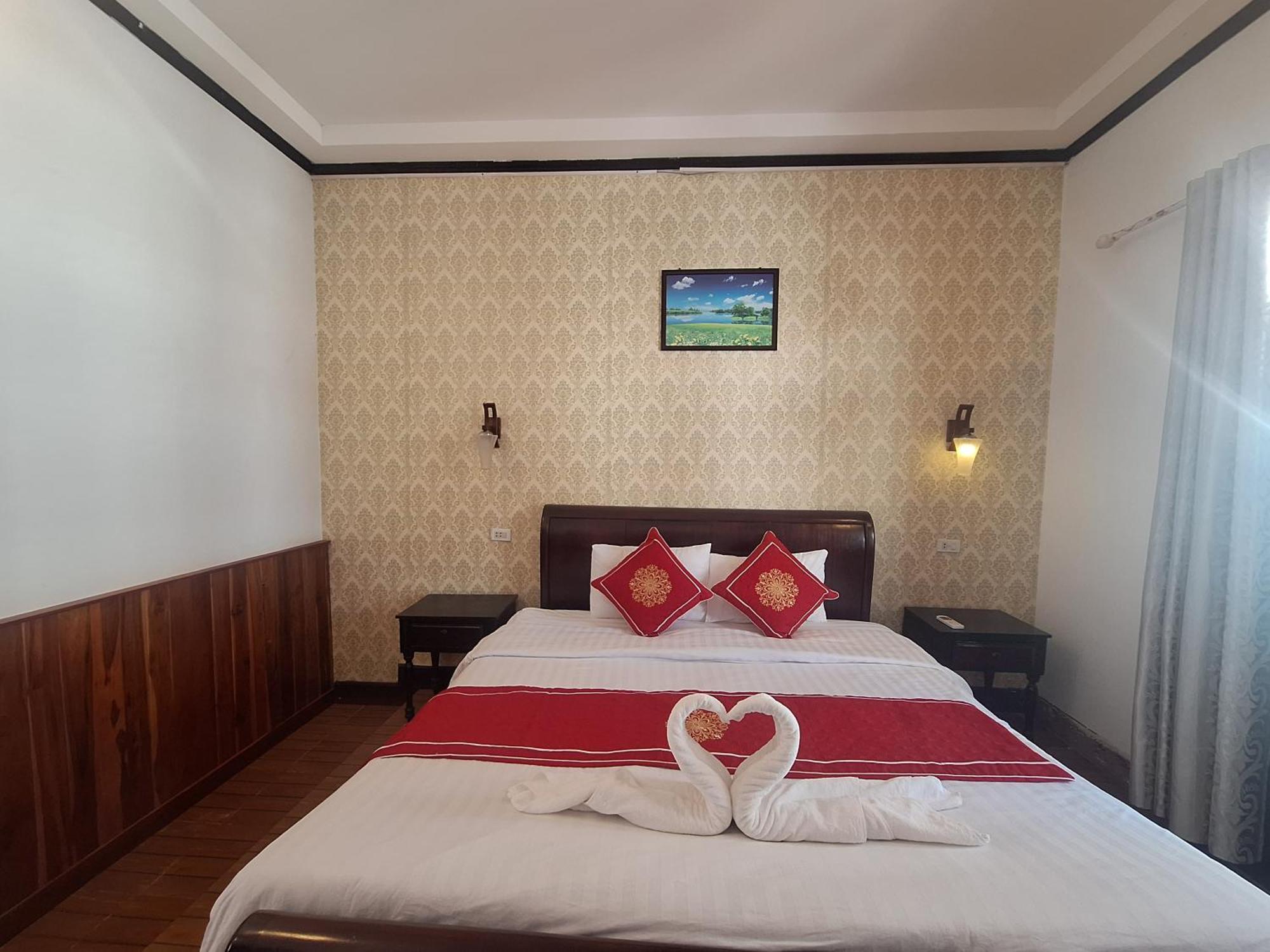 Luang Prabang Pavilion Hotel & Travel מראה חיצוני תמונה