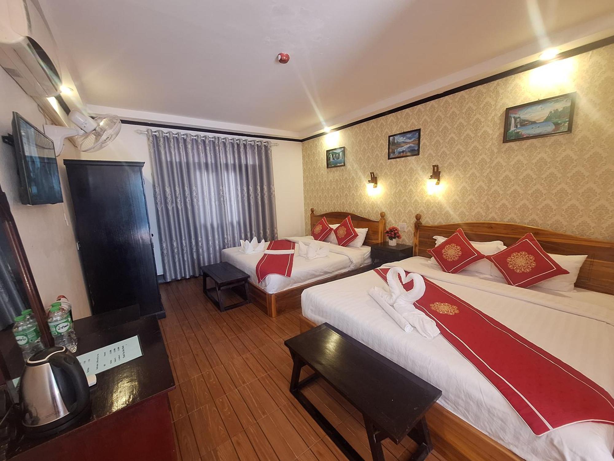 Luang Prabang Pavilion Hotel & Travel מראה חיצוני תמונה