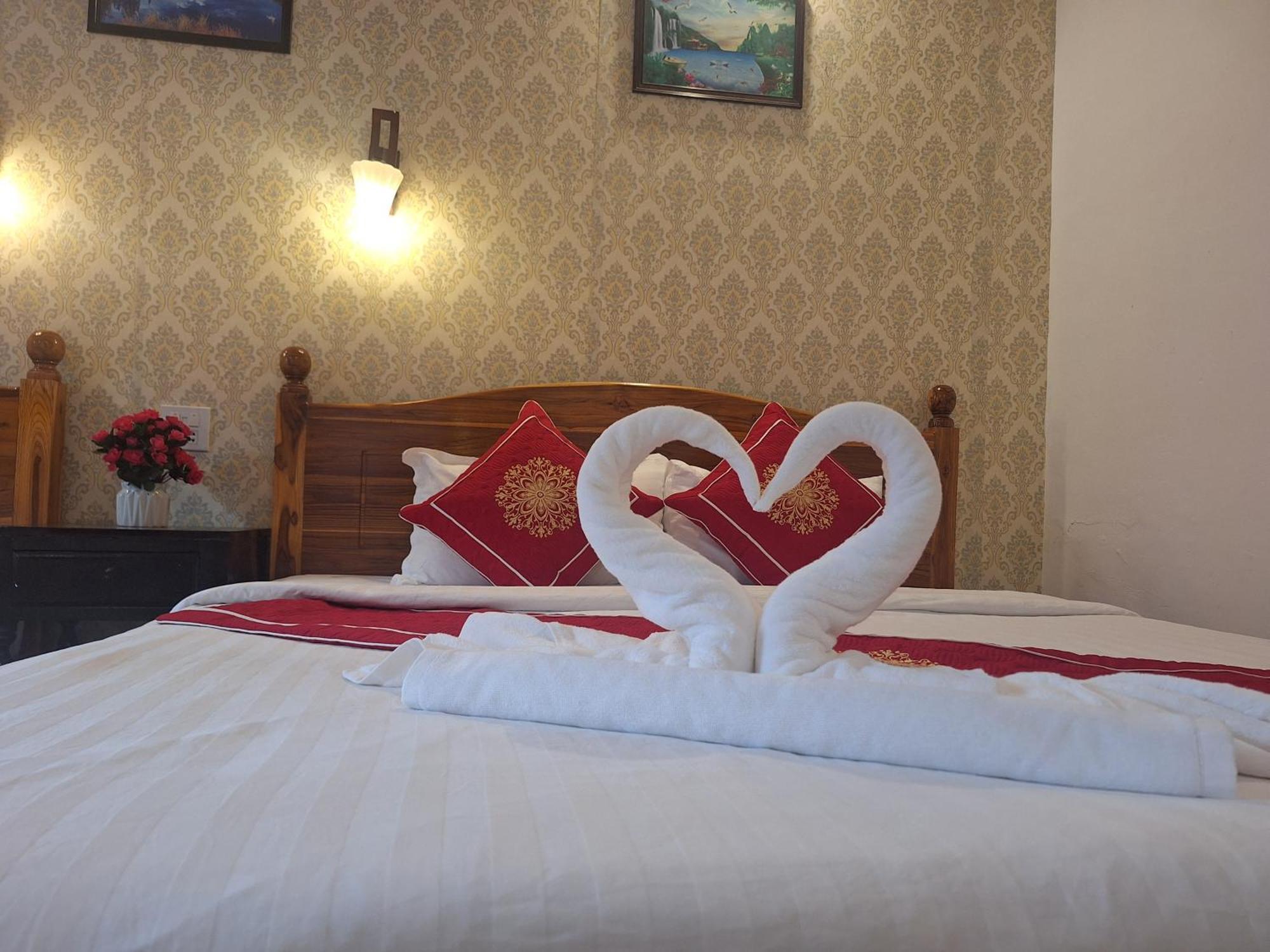Luang Prabang Pavilion Hotel & Travel מראה חיצוני תמונה
