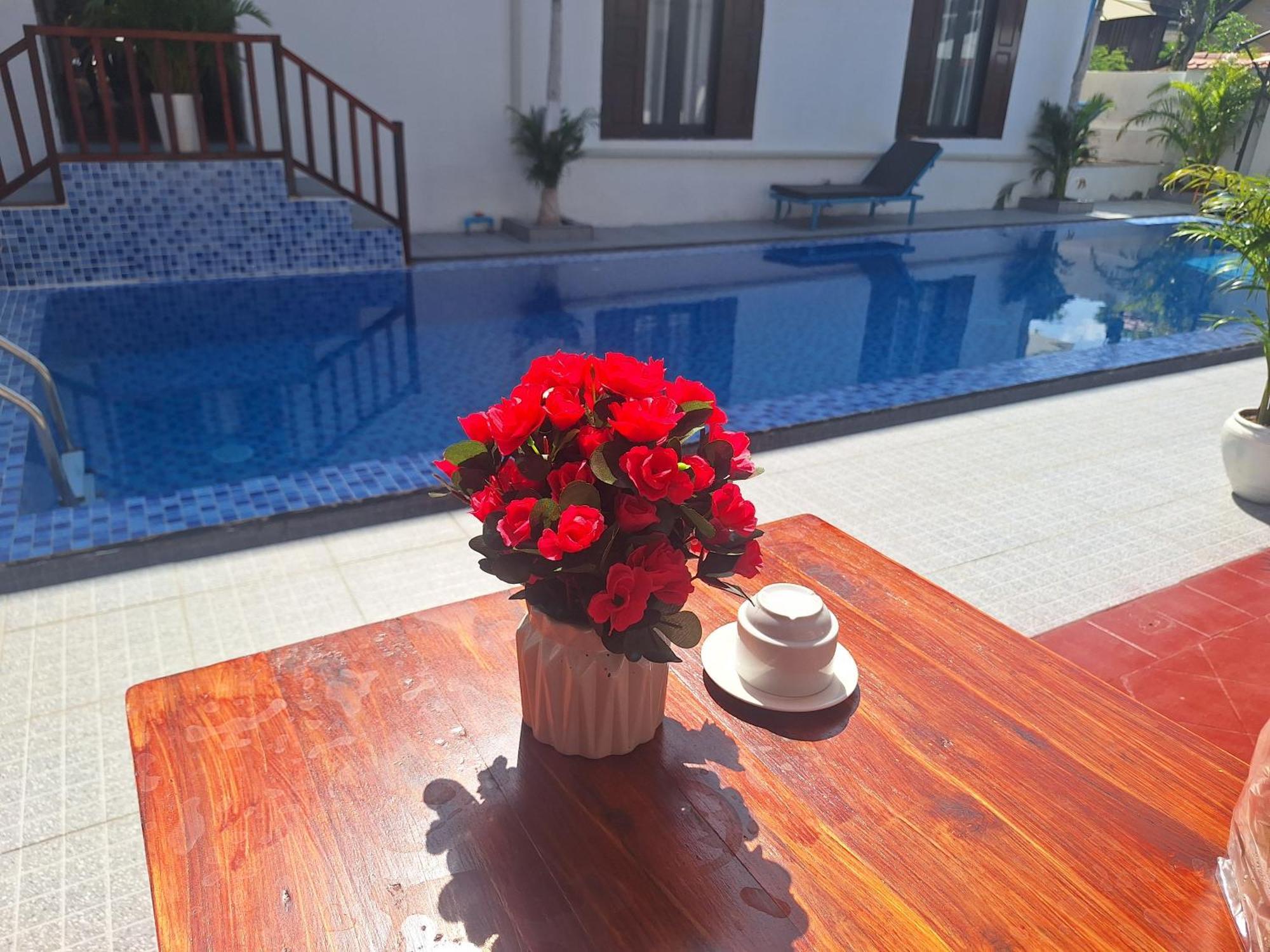 Luang Prabang Pavilion Hotel & Travel מראה חיצוני תמונה