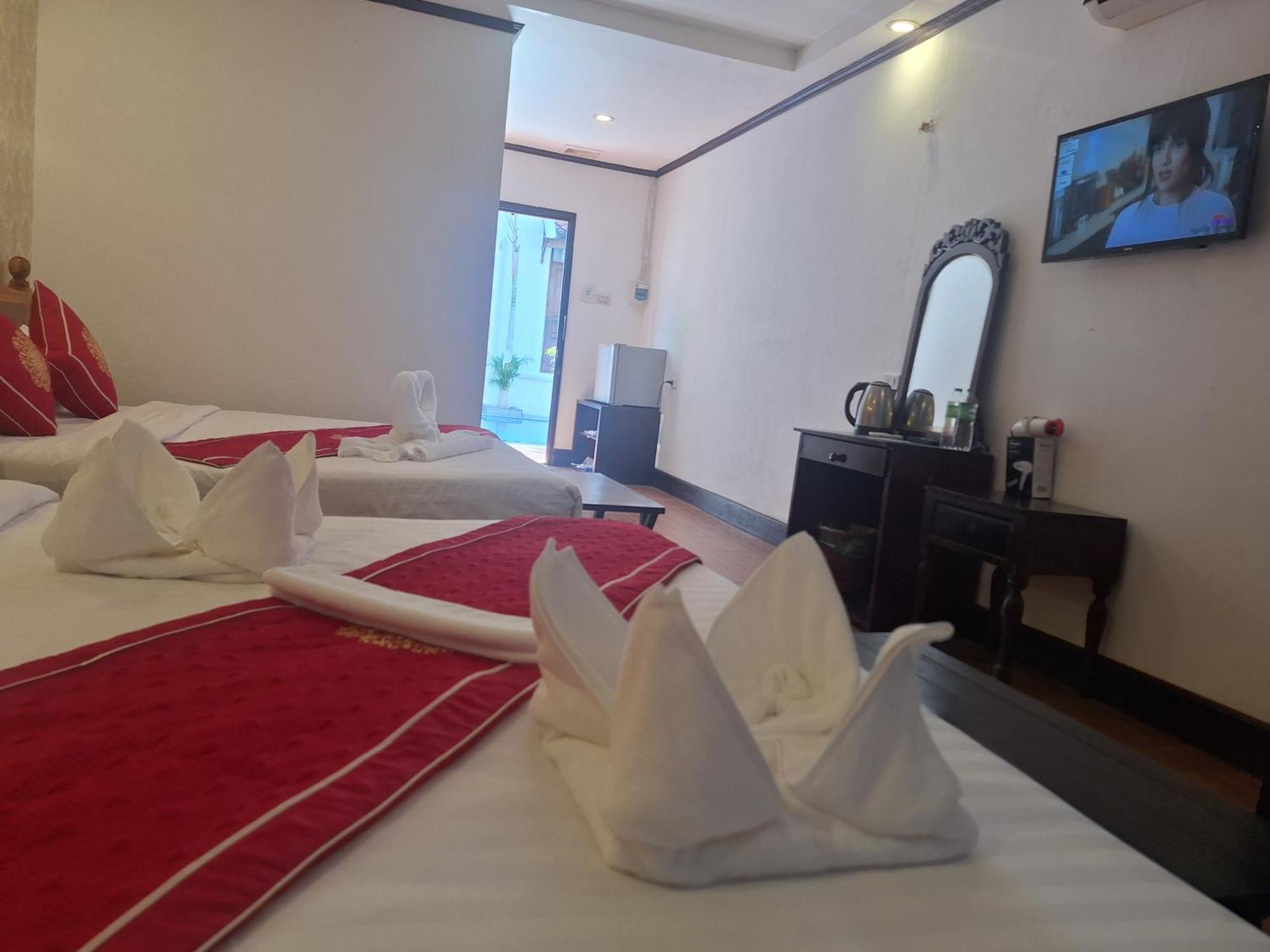 Luang Prabang Pavilion Hotel & Travel מראה חיצוני תמונה