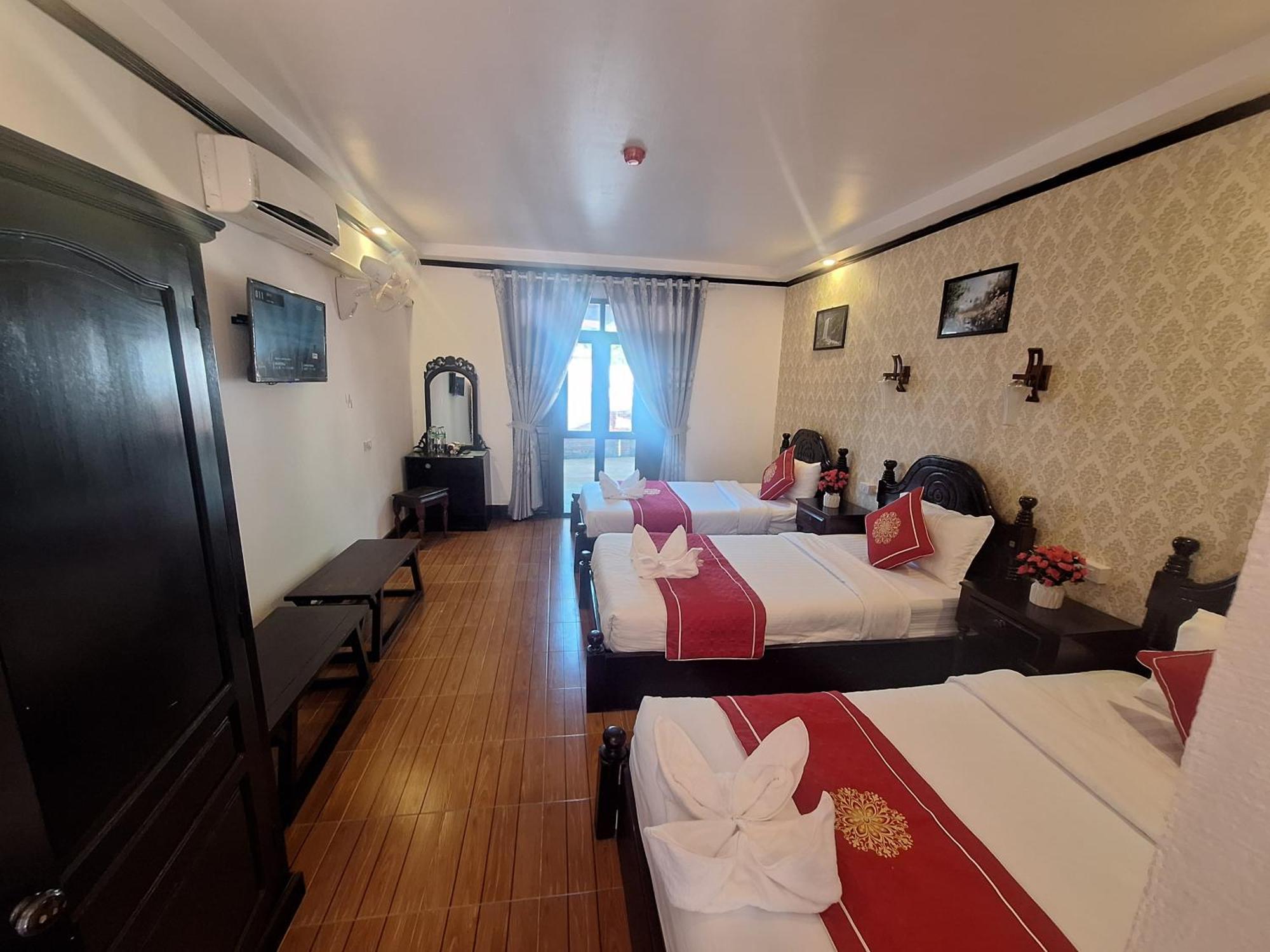 Luang Prabang Pavilion Hotel & Travel מראה חיצוני תמונה