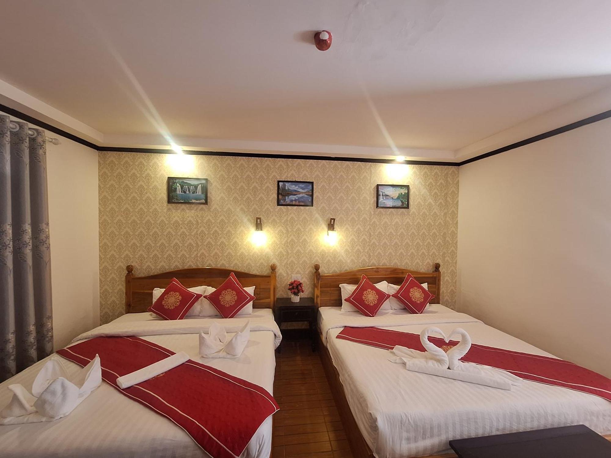 Luang Prabang Pavilion Hotel & Travel מראה חיצוני תמונה