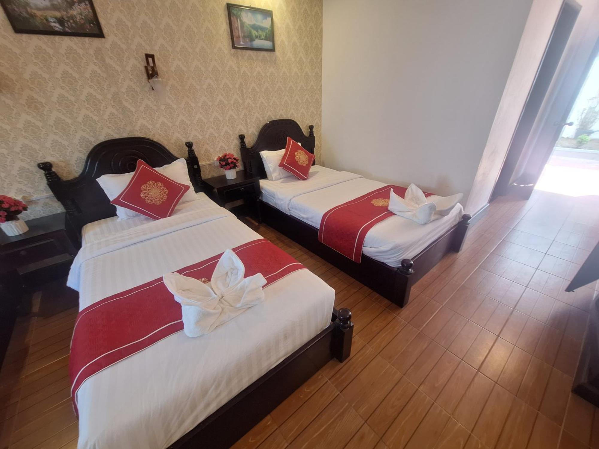 Luang Prabang Pavilion Hotel & Travel מראה חיצוני תמונה