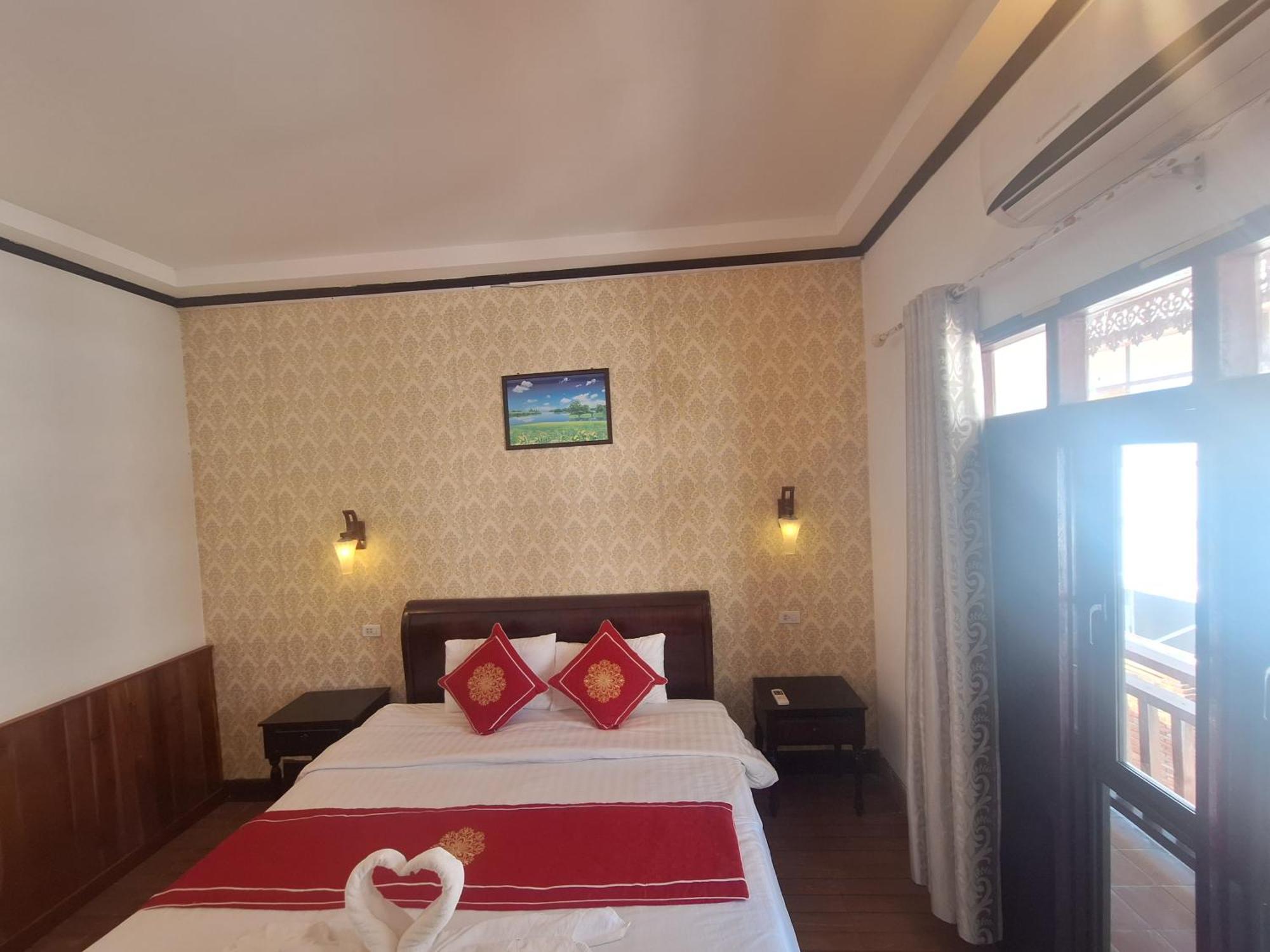 Luang Prabang Pavilion Hotel & Travel מראה חיצוני תמונה