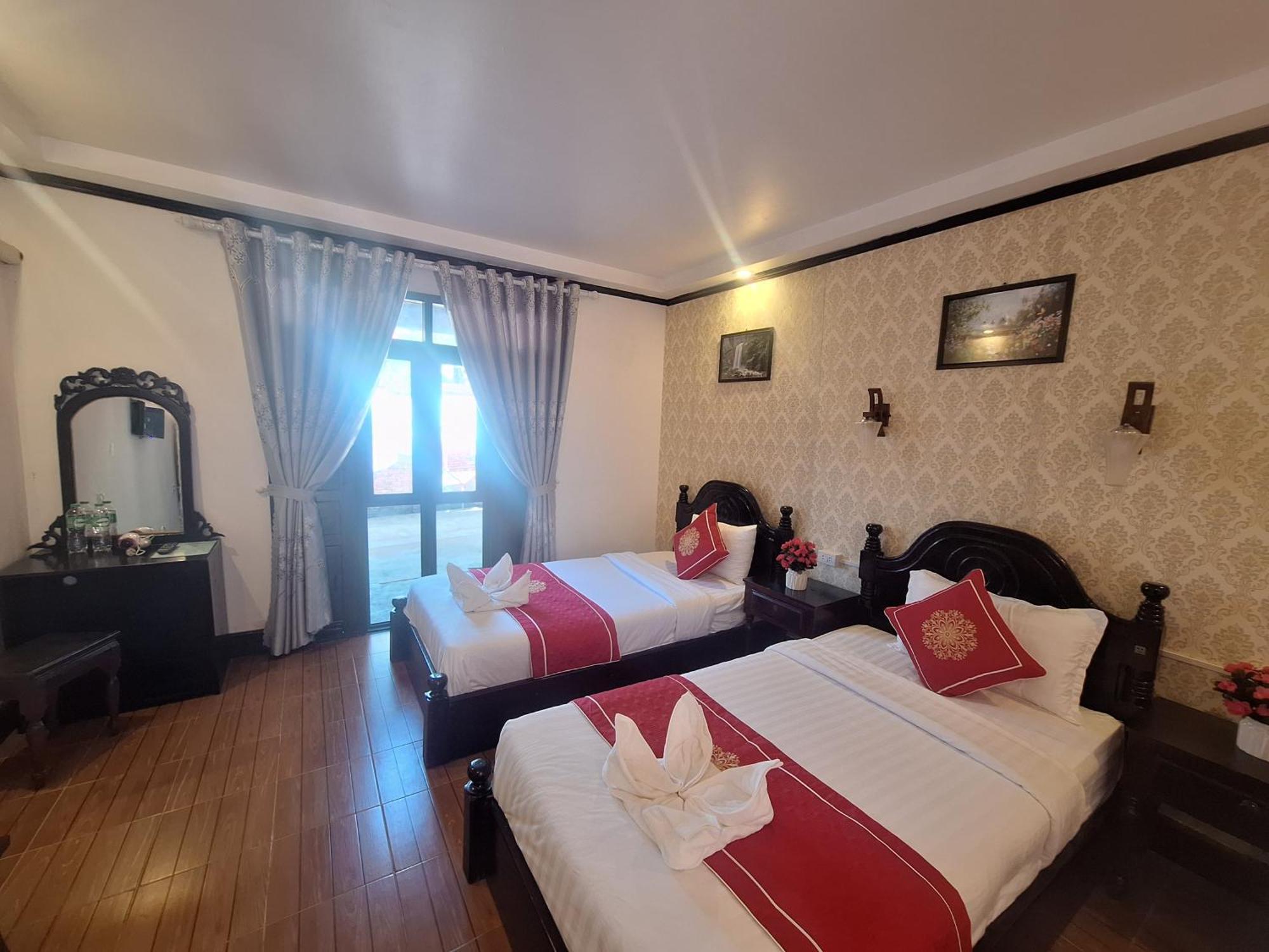 Luang Prabang Pavilion Hotel & Travel מראה חיצוני תמונה